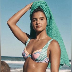 Billabong Underwire Bikini Top NWOT